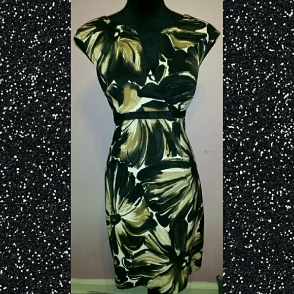 Women's Sheath Dress - Picture 5 of 7